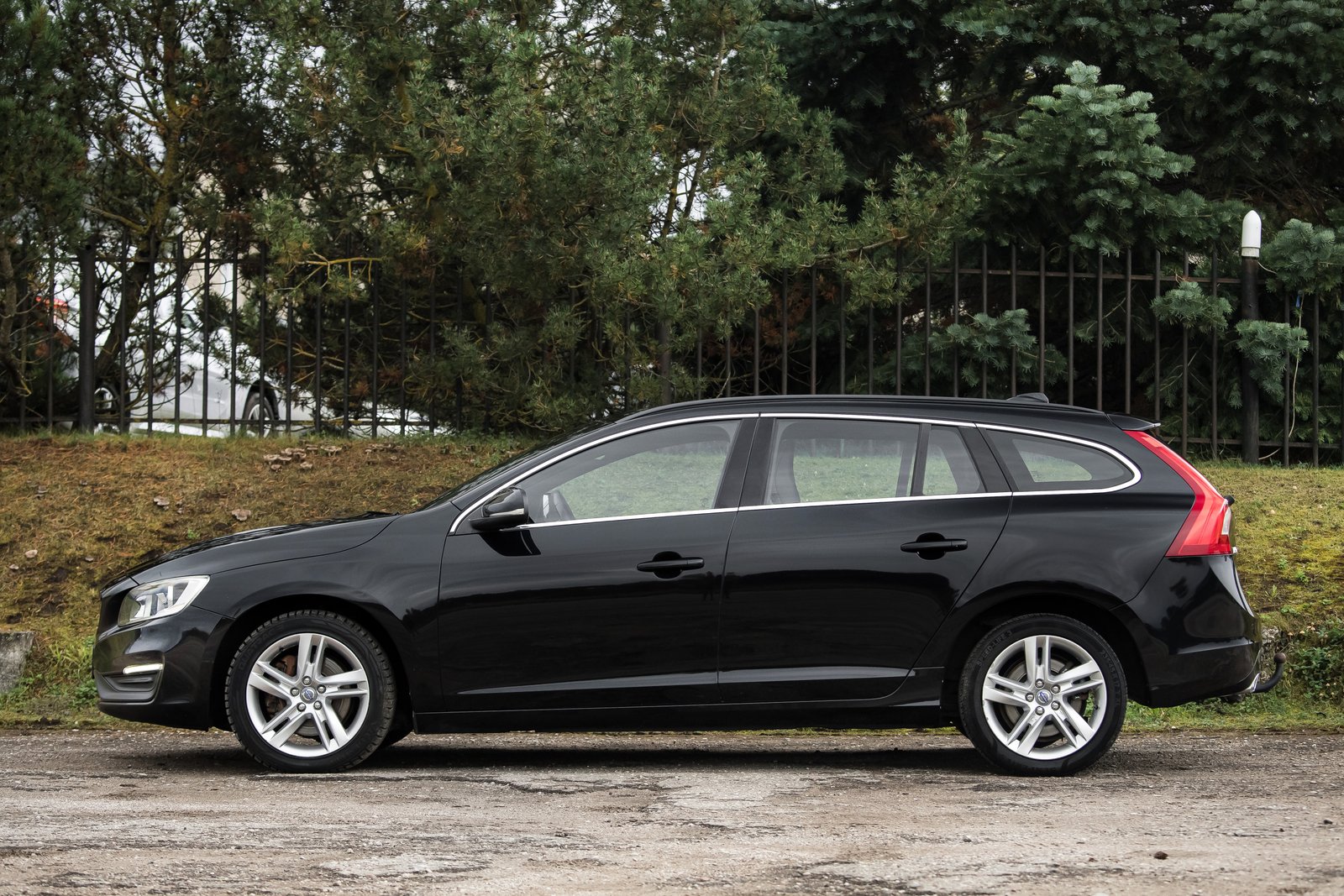 VOLVO V60 2.4D5 MOMENTUM