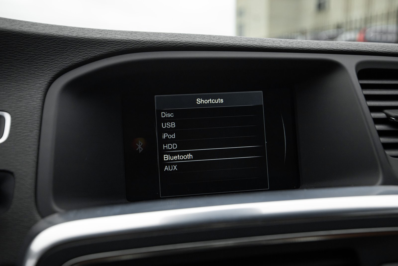 VOLVO V60 2.4D5 MOMENTUM