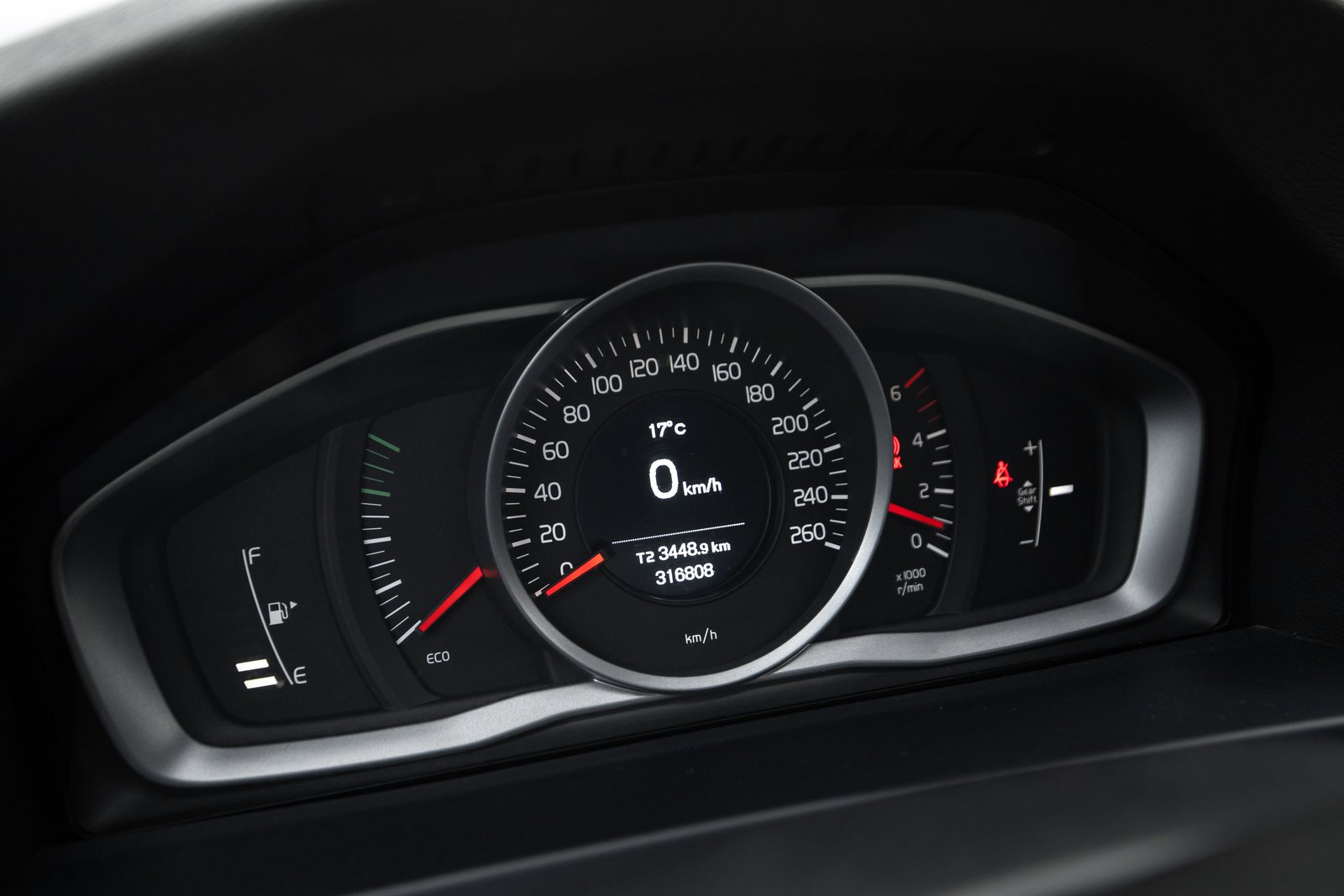VOLVO V60 2.4D5 MOMENTUM