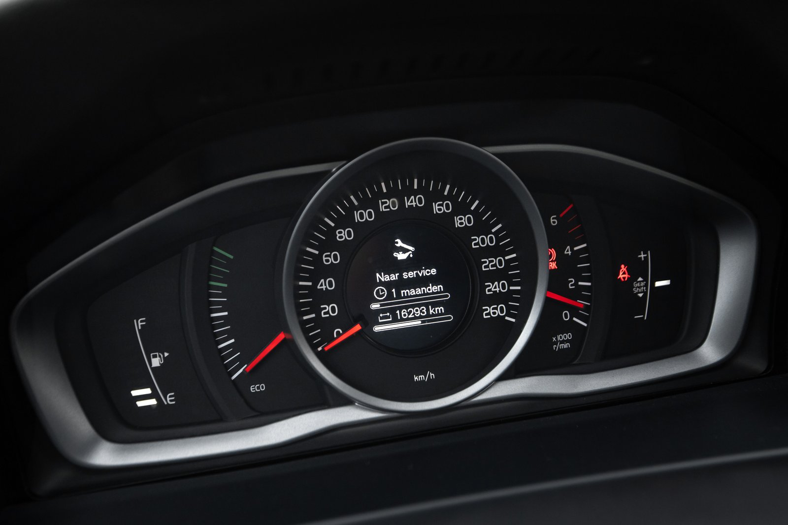 VOLVO V60 2.4D5 MOMENTUM