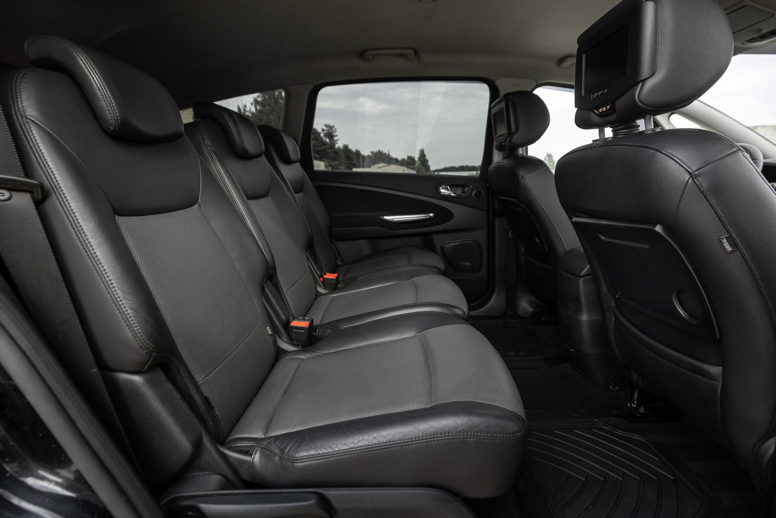 FORD S-MAX TITANIUM 2.0D 103KW