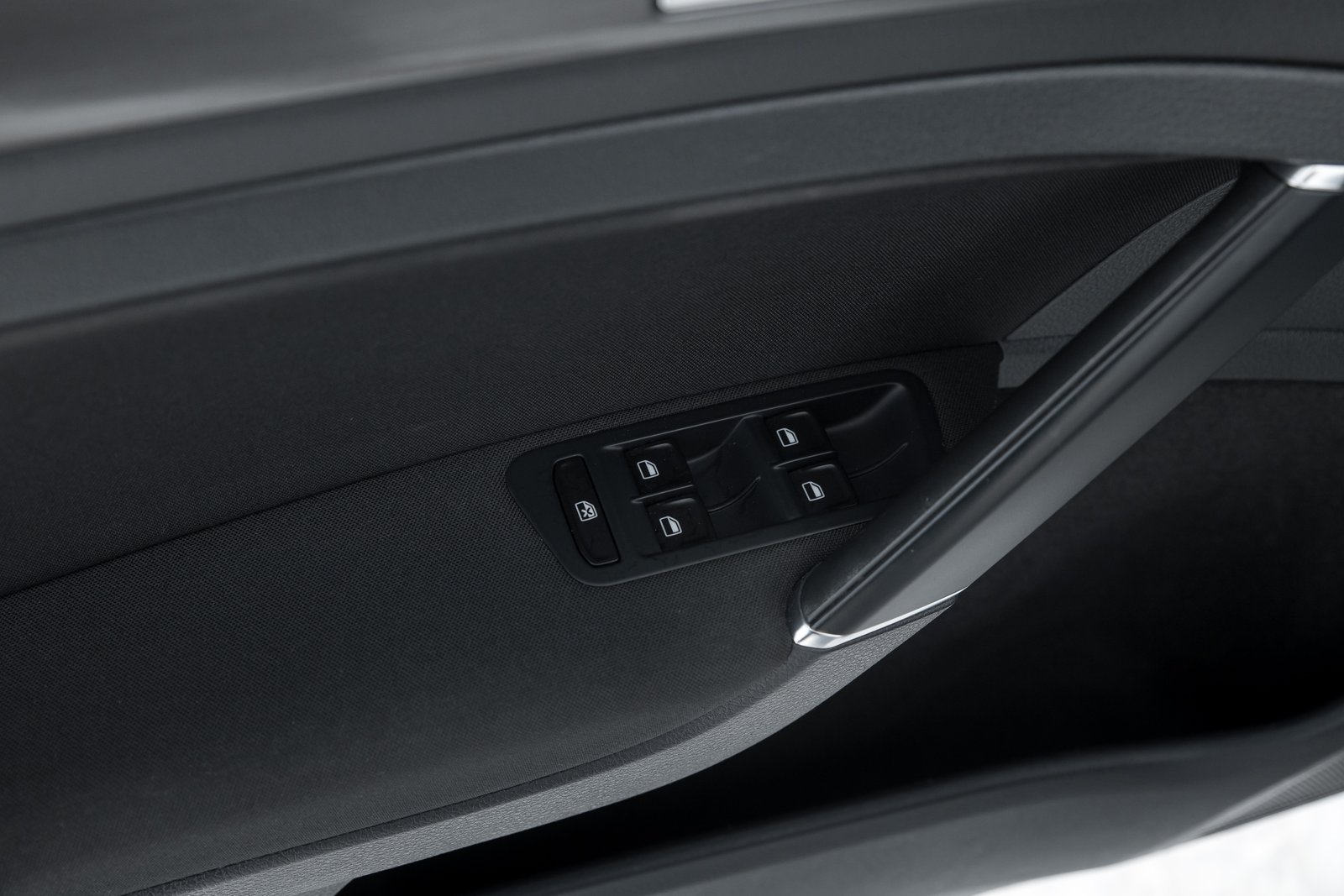 VW GOLF 7 R-LINE 1.6D AUTOMATS