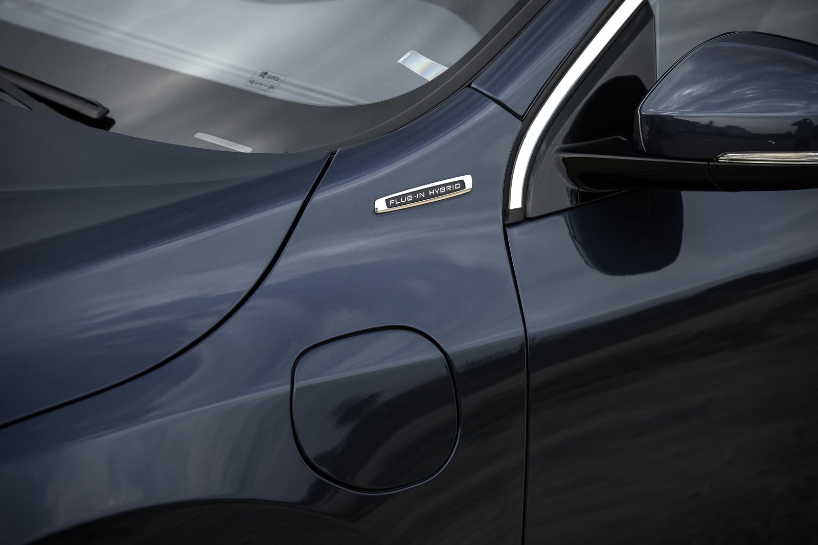 VOLVO V60 2.4D6 158KW PLUG-IN HYBRID AWD LAUNCH EDITION