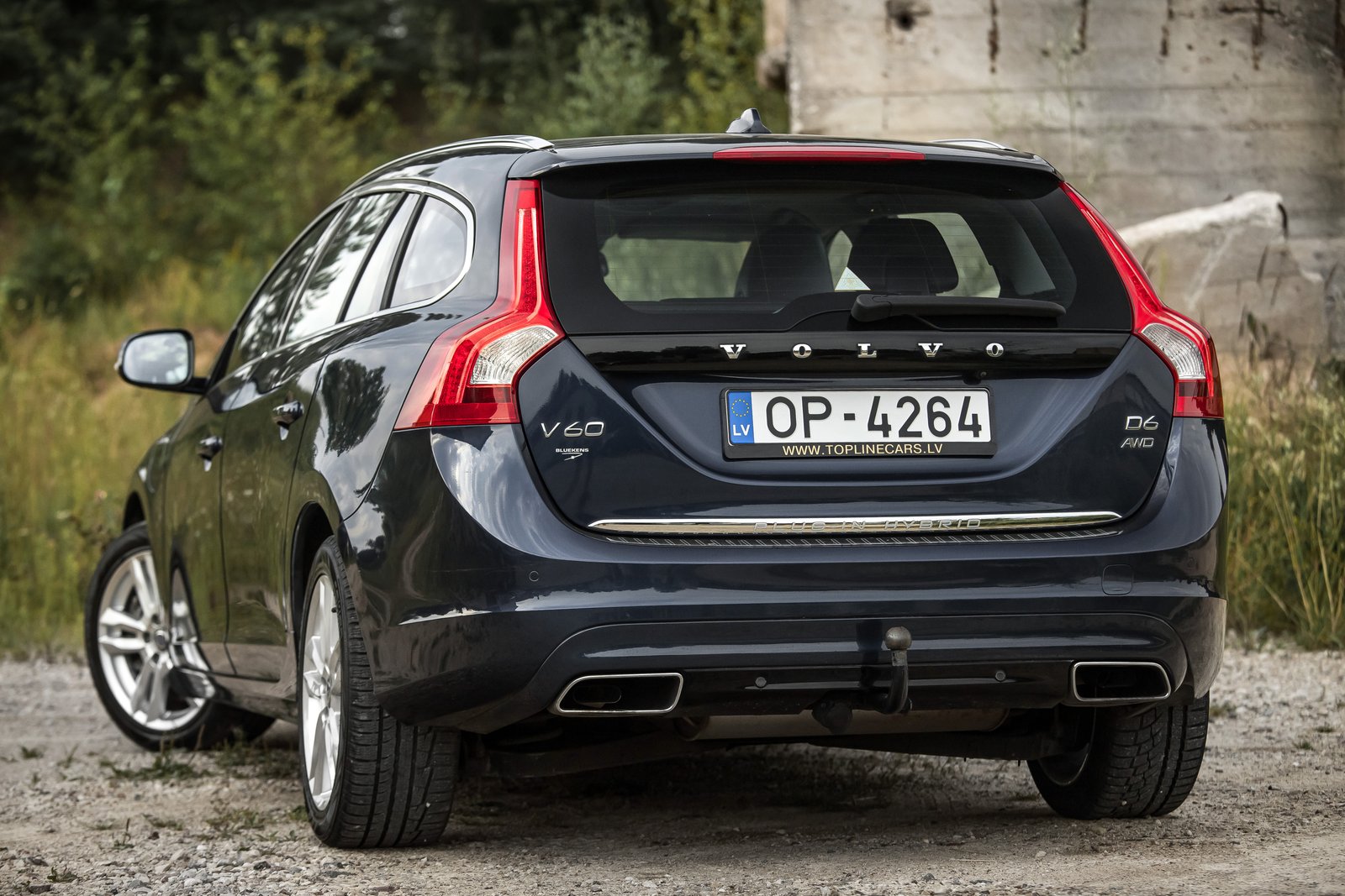 VOLVO V60 2.4D6 158KW PLUG-IN HYBRID AWD LAUNCH EDITION