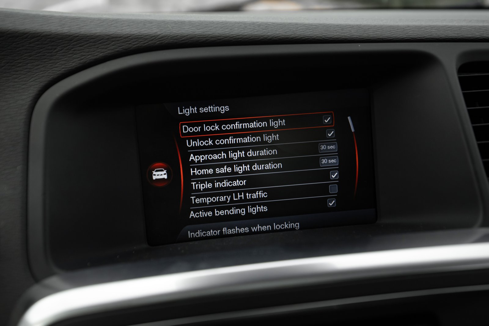 VOLVO V60 2.4D6 158KW PLUG-IN HYBRID AWD LAUNCH EDITION