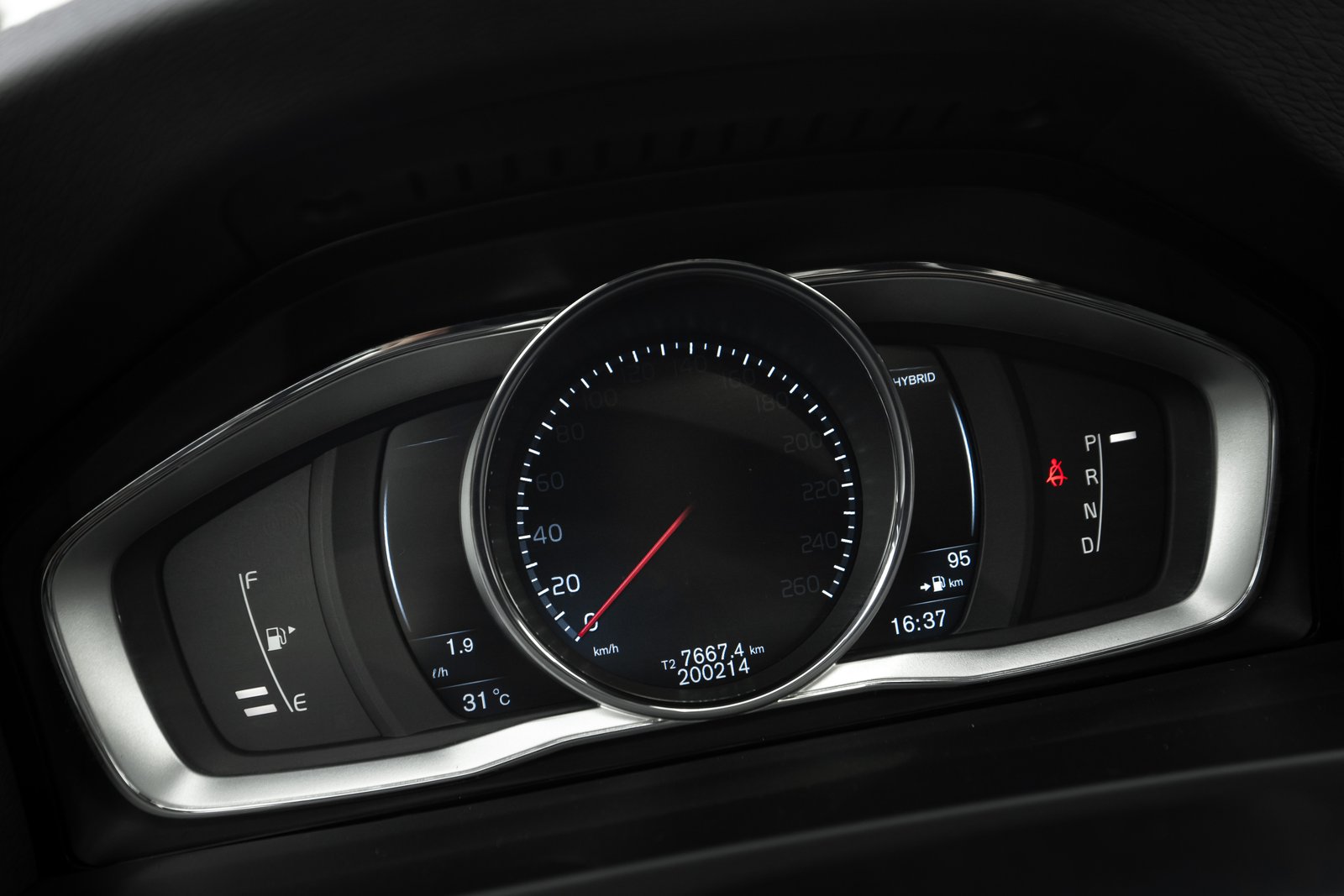 VOLVO V60 2.4D6 158KW PLUG-IN HYBRID AWD LAUNCH EDITION