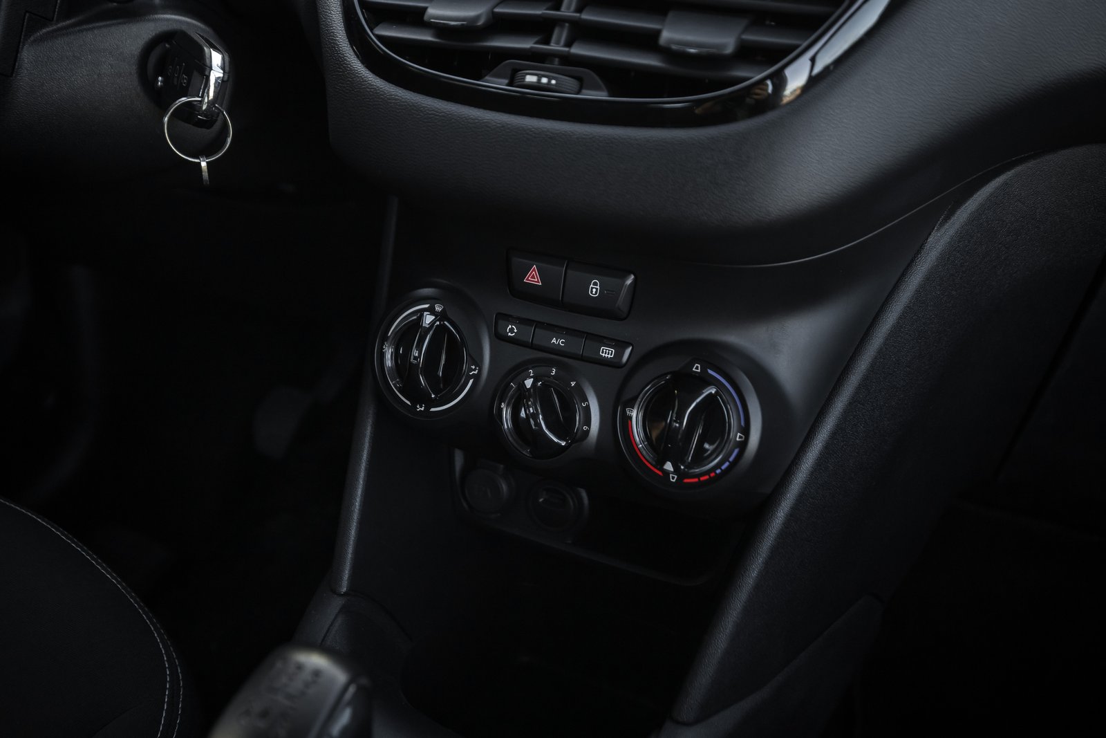 PEUGEOT 208 FACELIFT 1.5D 75KW EXCLUSIVE