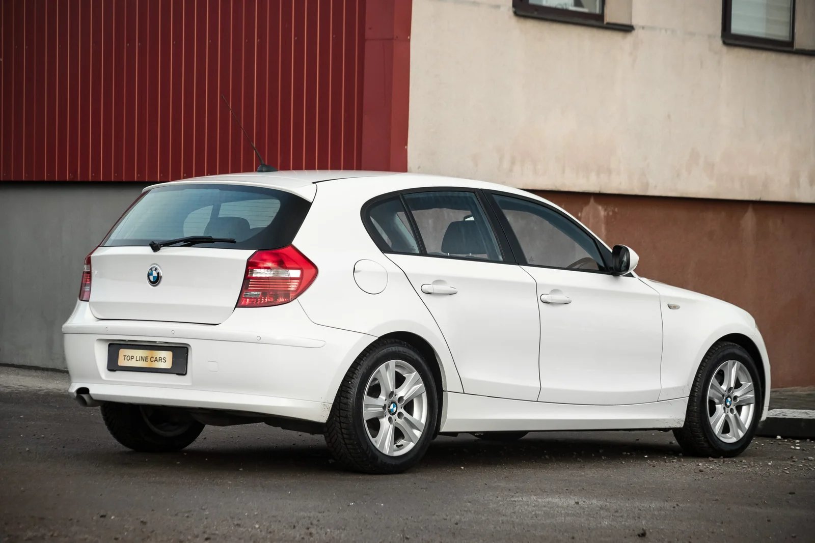 BMW 118D 2.0D 105KW ALPINEWEISS AUTOAMTS