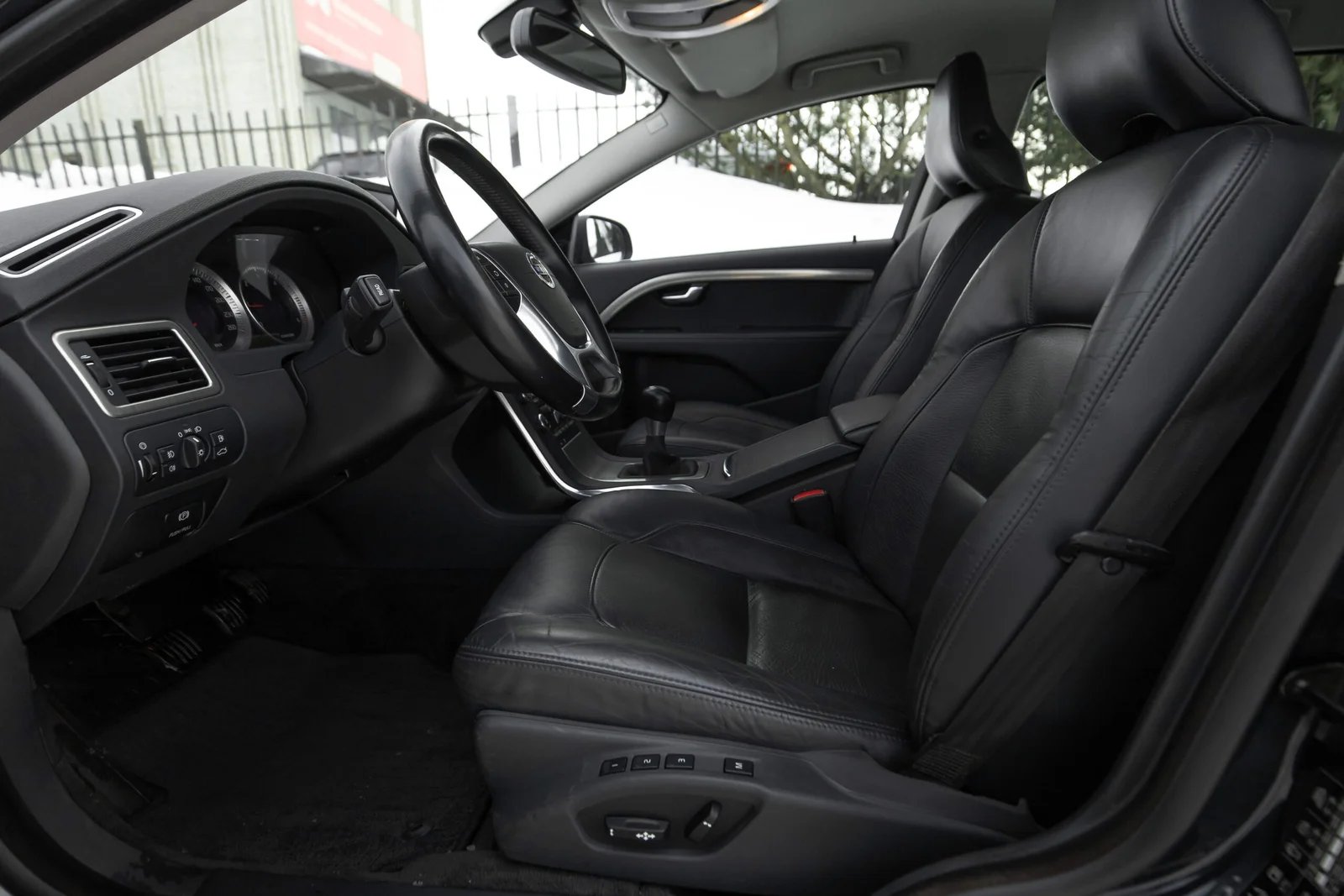 VOLVO V70 MOMENTUM 1.6D 85KW FULL OPTIONS